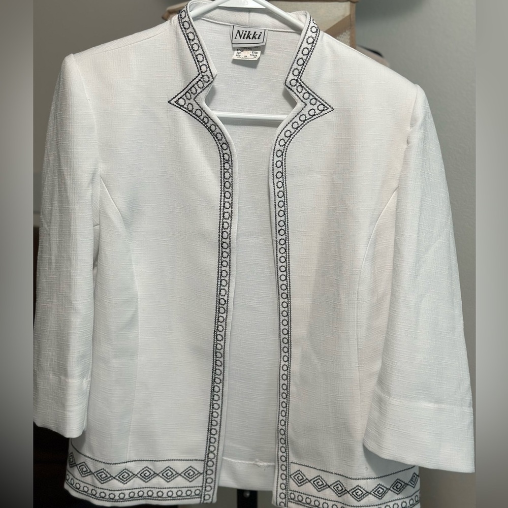 Women’s Size 10 Overcoat Brand Name “NiKKI” ( Polyester Material).